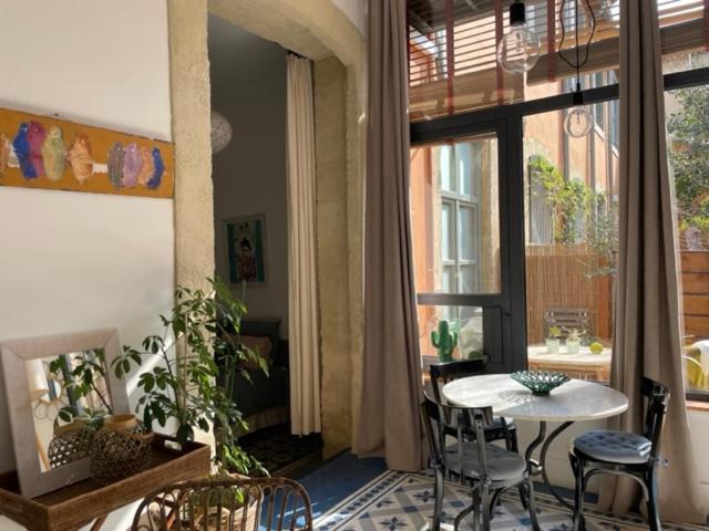 Un Oasis Au Coeur De La Vieille Ville, Classe 4 Etoiles モンペリエ エクステリア 写真